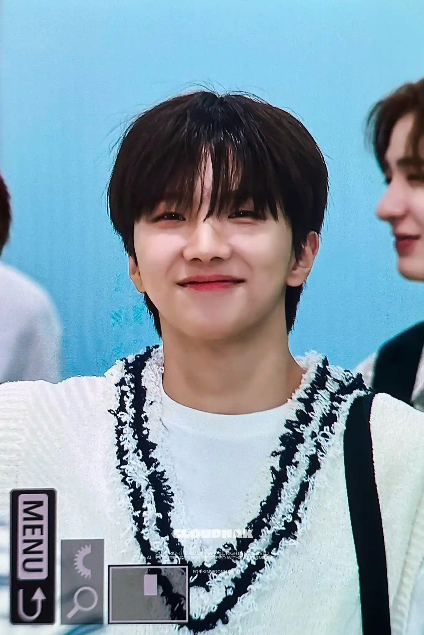 이런 연하가 제 반려라면 반려하지 않겠습니다 김운학 운왼 운른 프리뷰 공항 남찍사 고화질 (34) webp 공유 | 인스티즈