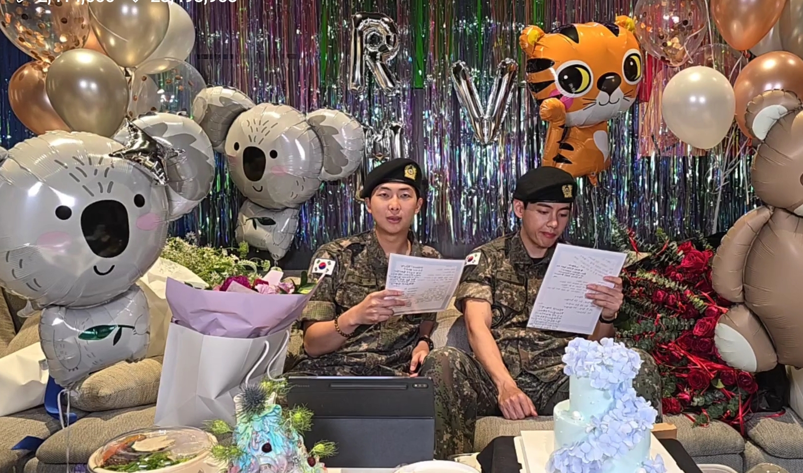 [잡담] 투바투가 뷔 알엠한테 각각 롤페랑 꽃다발 준비해줬대요 | 인스티즈