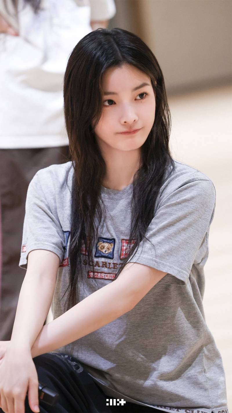 진짜 특이하게 예쁘다는 말 많은 여돌.jpg | 인스티즈
