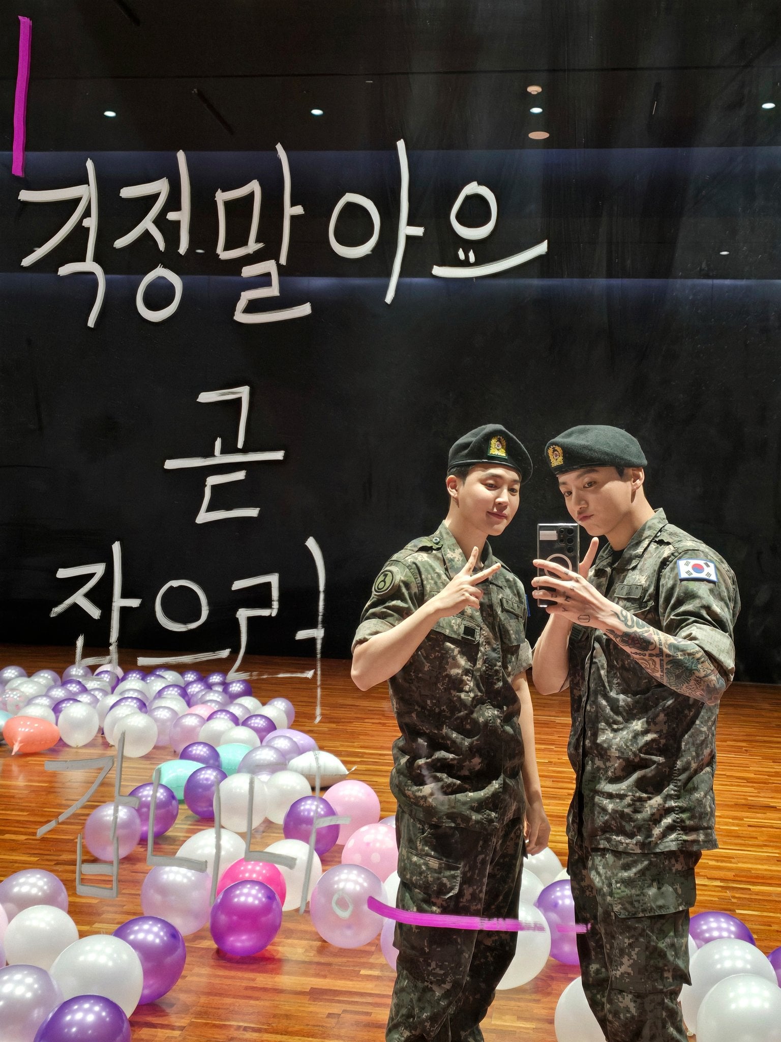 [잡담] 방탄 연습실에 지민이 거울에 써놓은거 오늘로서 완성됨ㅋㅋㅋㅋㅋㅋ | 인스티즈