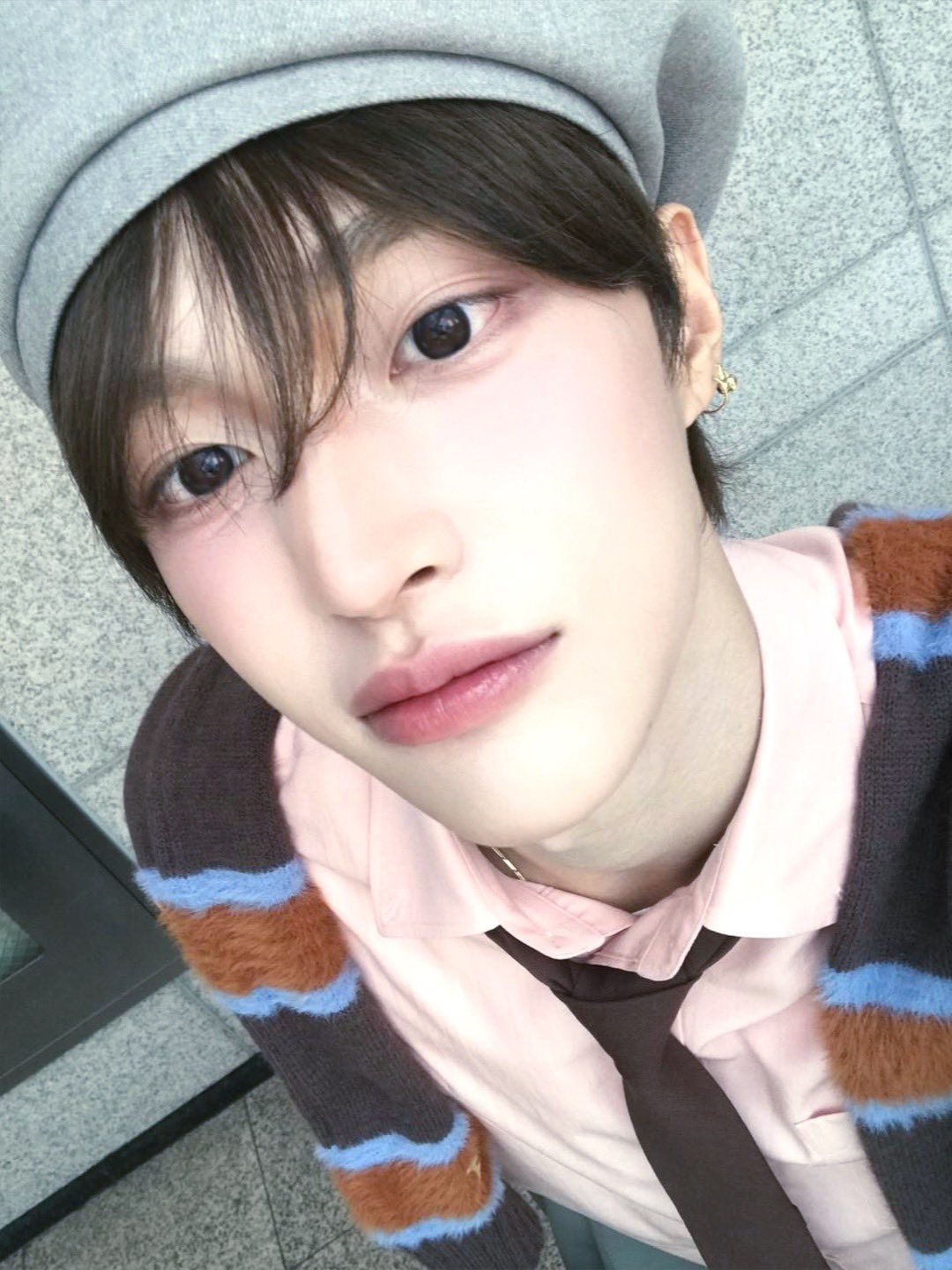 [잡담] 원빈이 세상 뽀용뽀용하고 분홍 분홍 하네 🎀 | 인스티즈