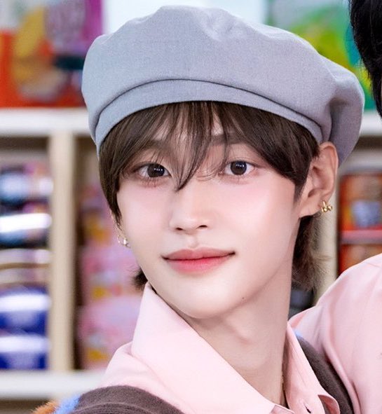 [잡담] 원빈이 세상 뽀용뽀용하고 분홍 분홍 하네 🎀 | 인스티즈