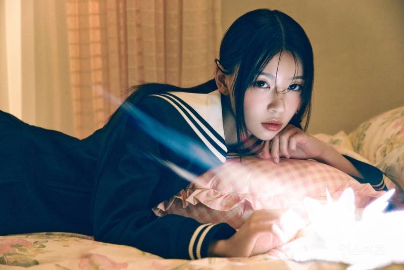ILLIT(아일릿) 'bomb' Concept Photo (MAGIC BOMB Ver.) | 인스티즈