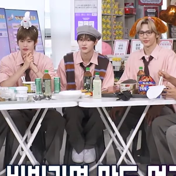 [잡담] 원빈은 왜 발까지 귀여운가 | 인스티즈
