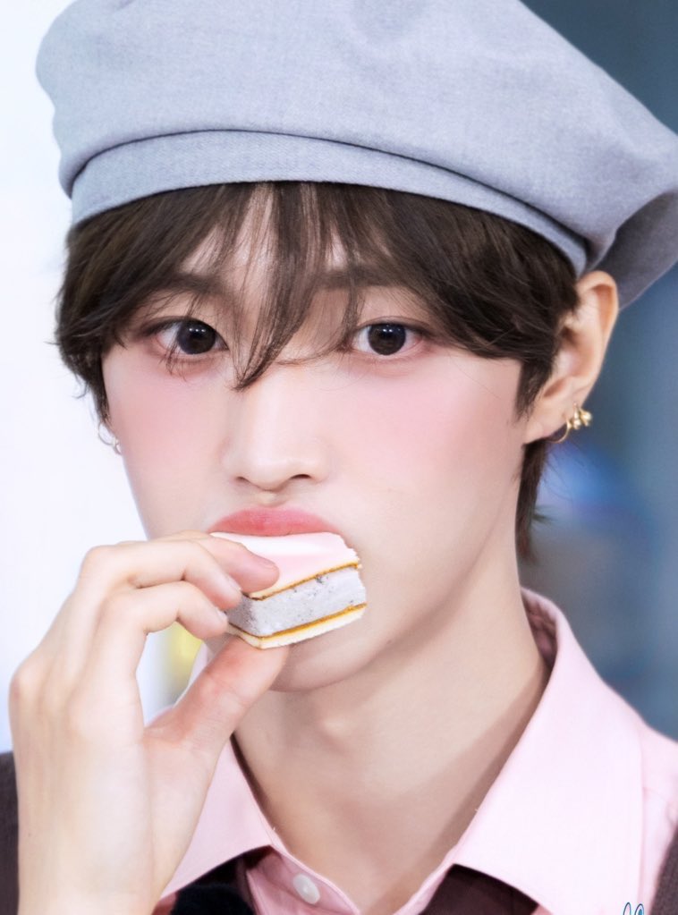 [잡담] 원빈 새삼 미의 기준이 얼마나 높은지 가늠도 안됨 | 인스티즈