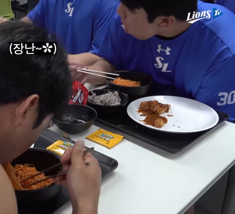 [잡담] 영웅아 아무리 비빔면이 있다지만 | 인스티즈