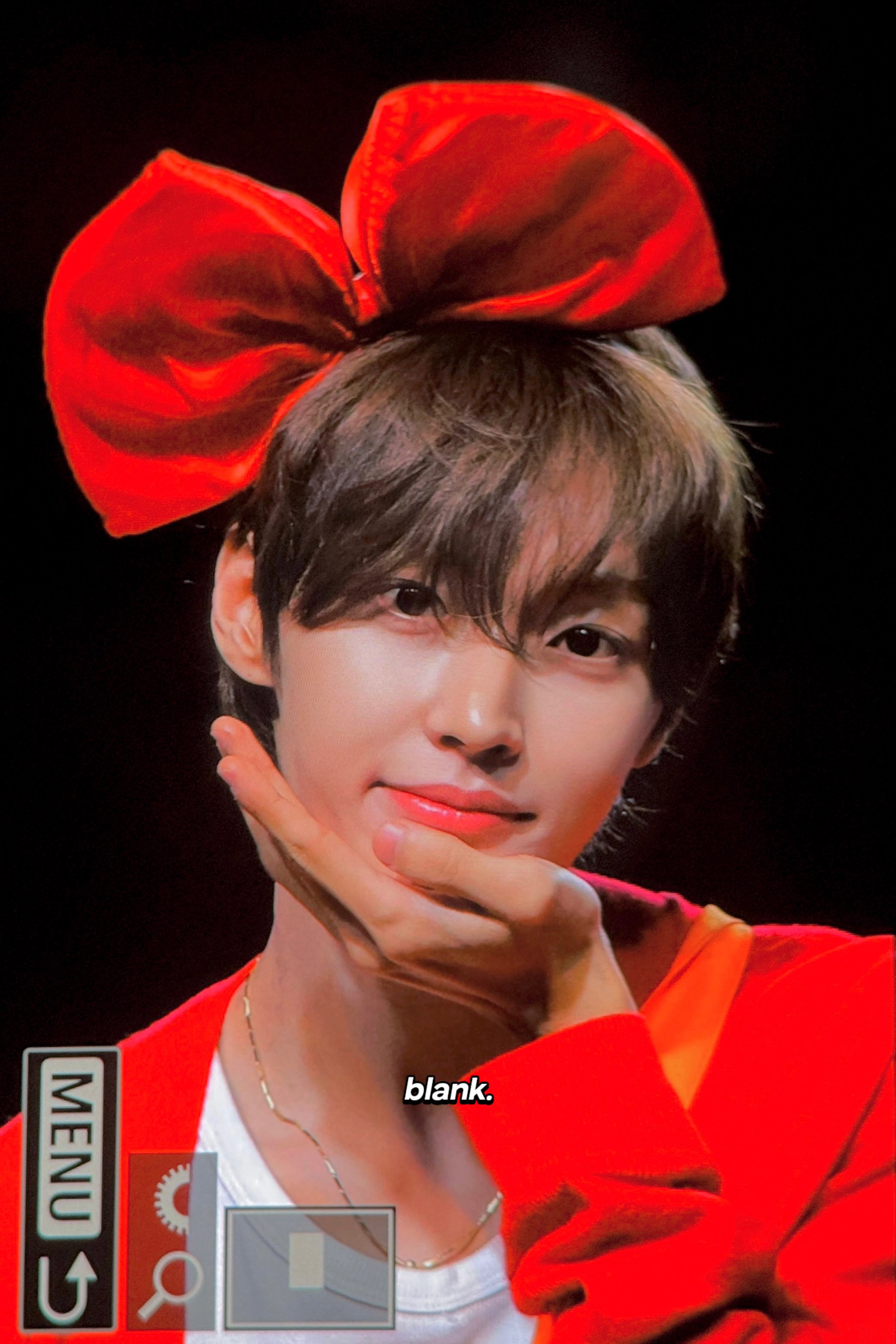 [잡담] 원빈 진짜 리본 잘 어울려 ㅋㅋㅋㅋㅋ | 인스티즈