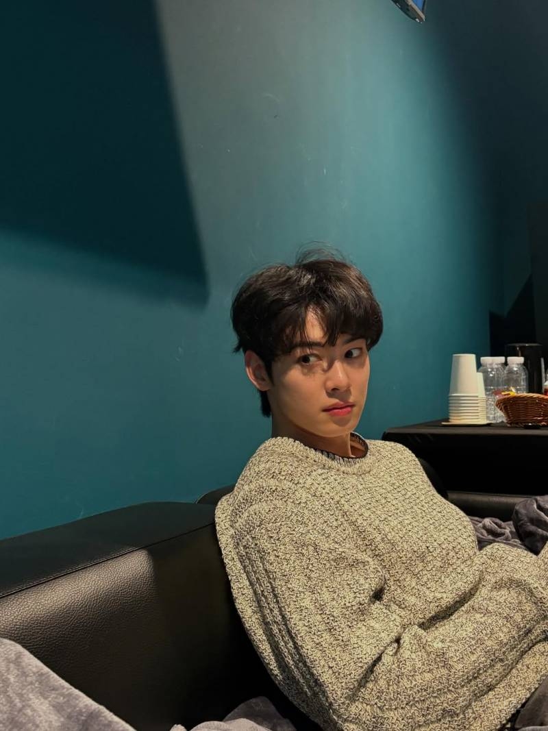현재 모두의 부러움을 받고 있는 사람.x | 인스티즈