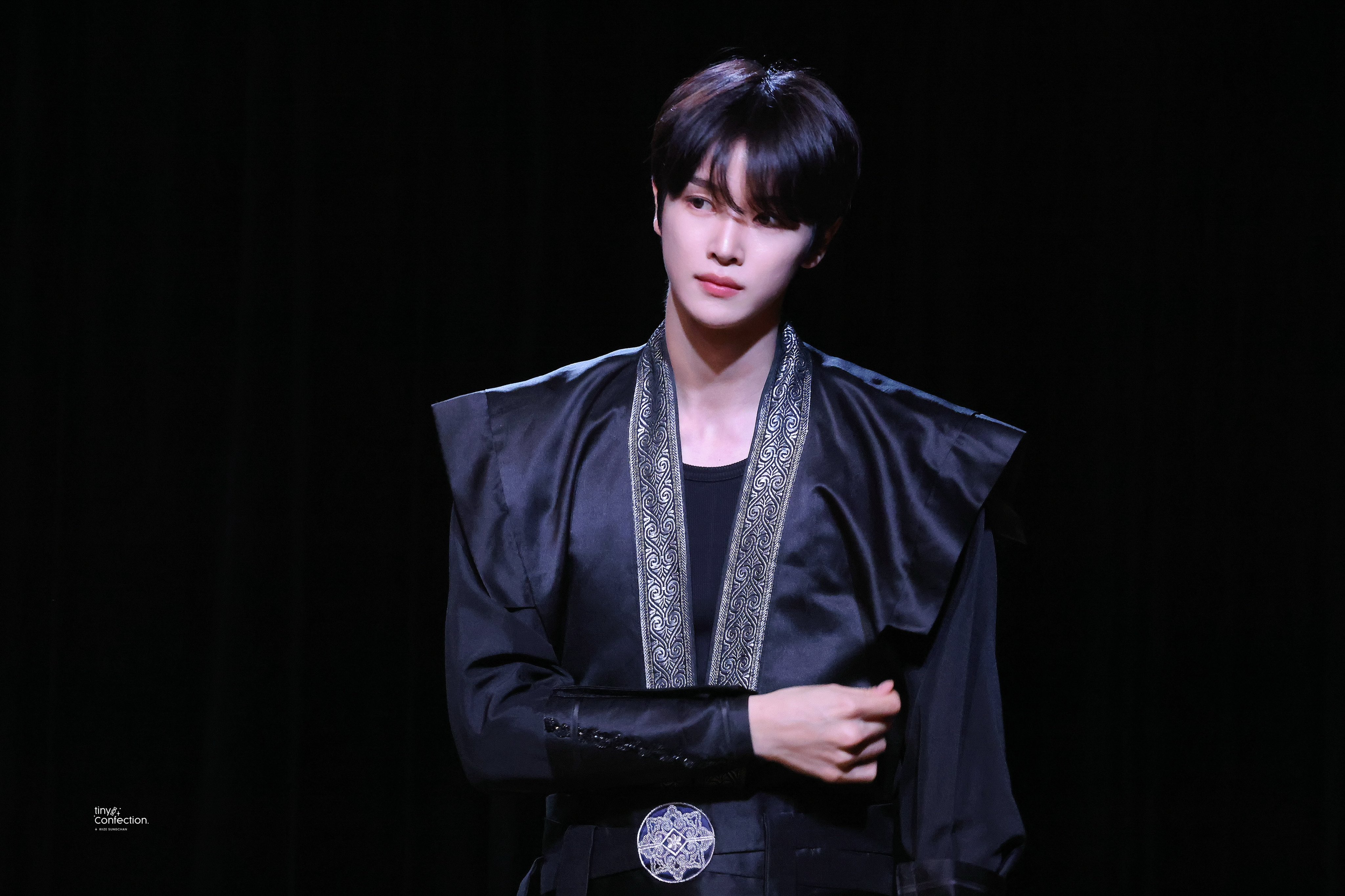 [잡담] 성찬이 팬싸에서 배역 맡고잇는것처럼 | 인스티즈
