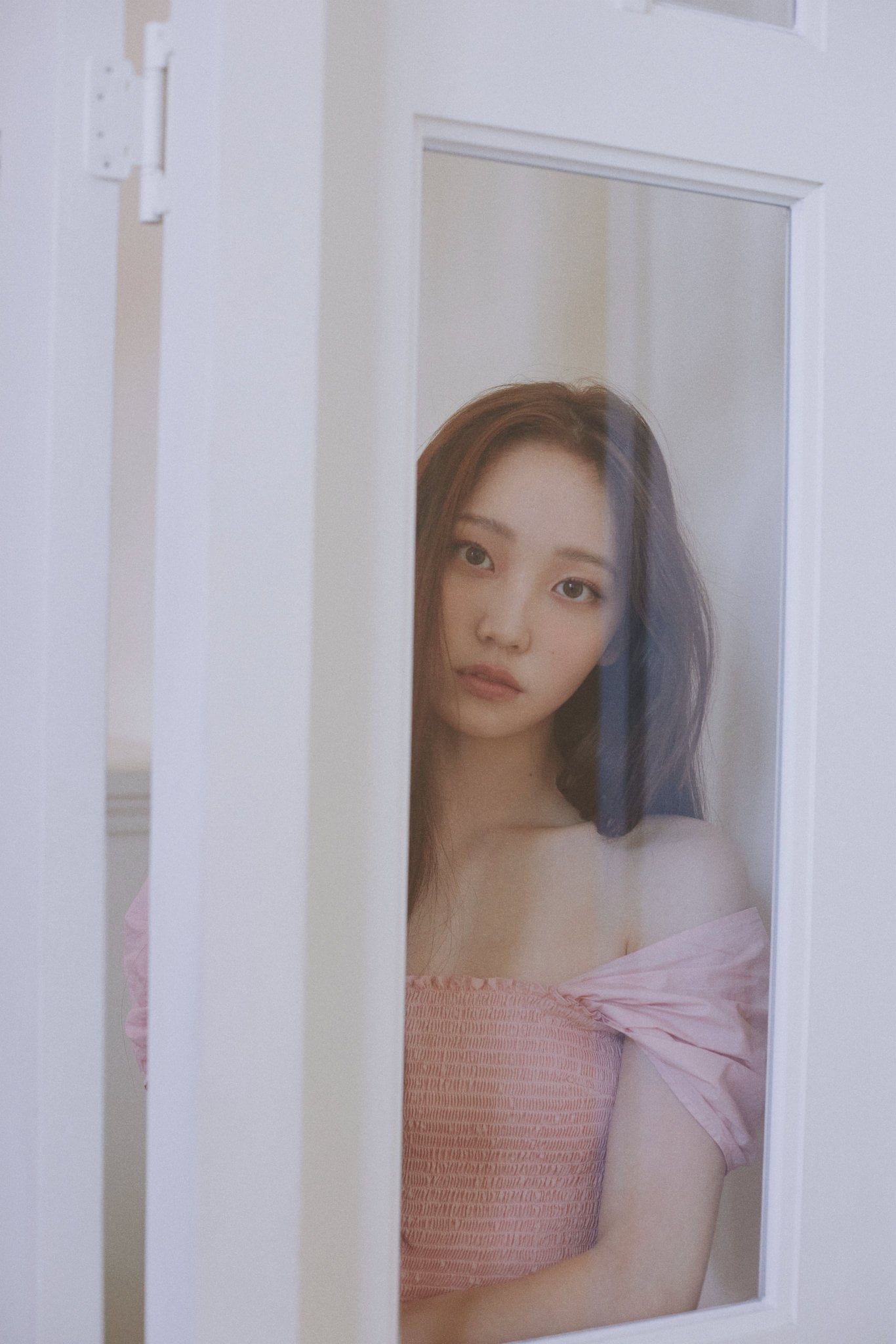 [잡담] 영서 2년전 프로필 사진이랑 오늘 뜬 컨포랑 비교하면 되게 분위기 다르다 | 인스티즈
