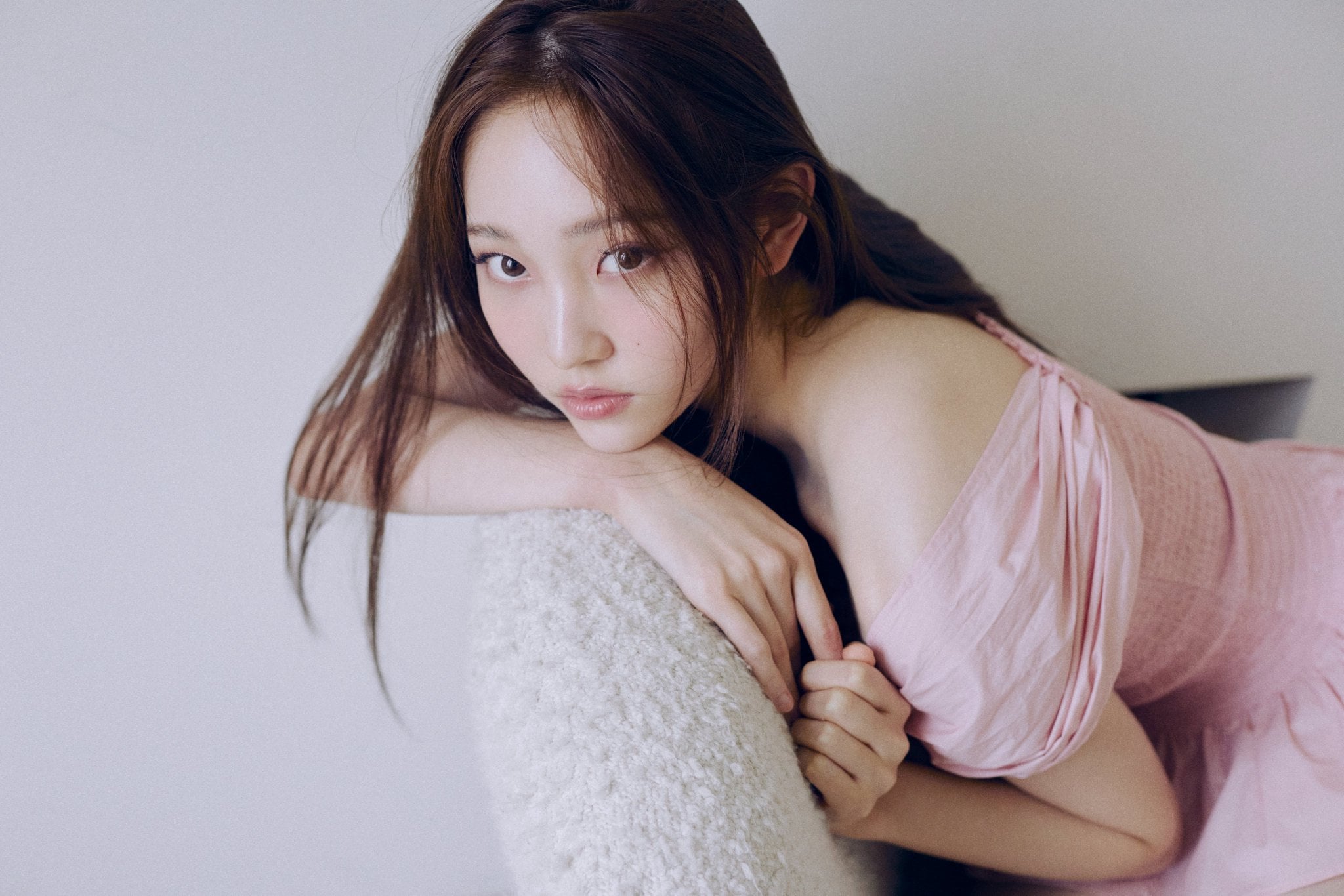 [잡담] 영서 2년전 프로필 사진이랑 오늘 뜬 컨포랑 비교하면 되게 분위기 다르다 | 인스티즈