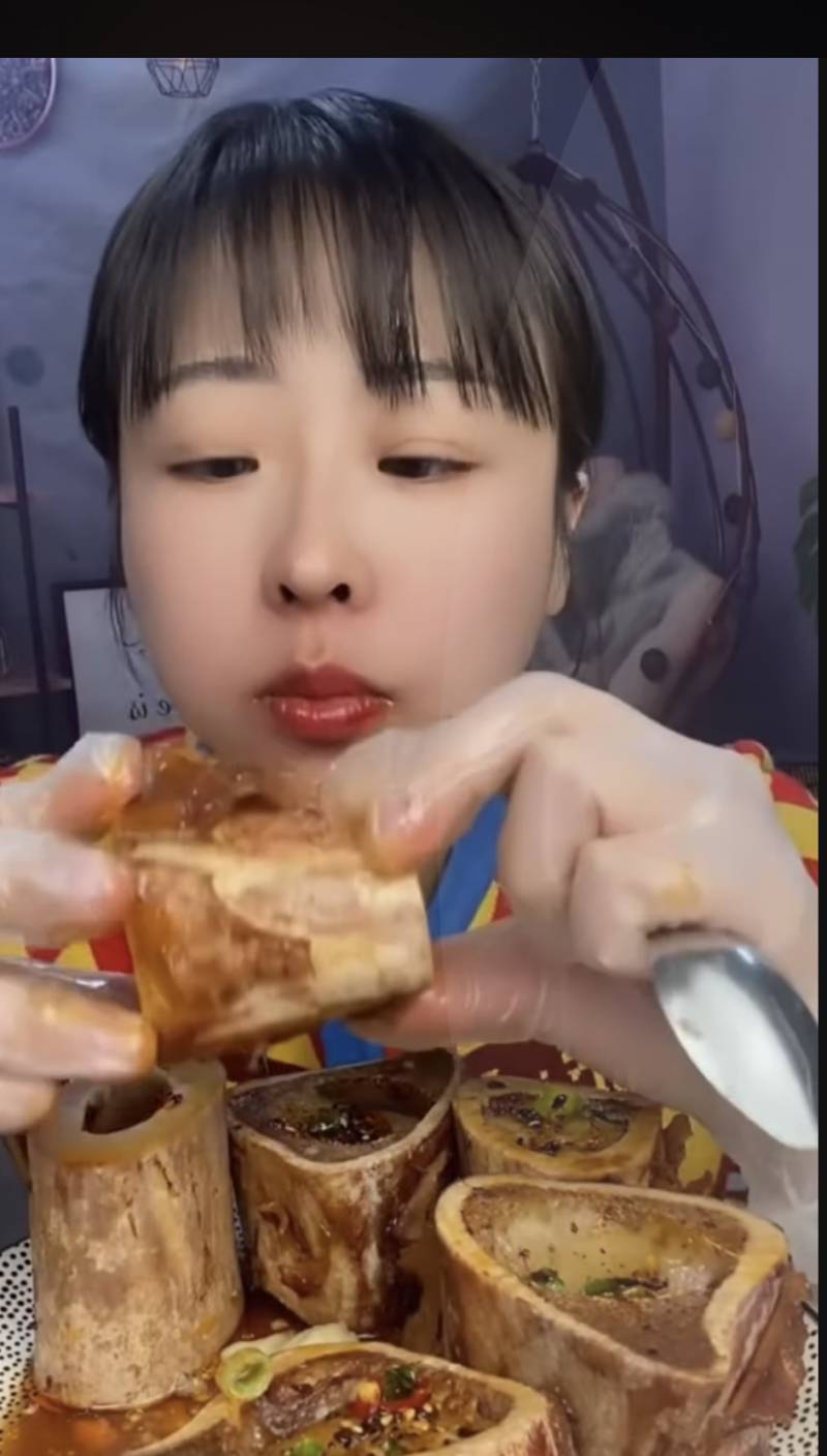 [잡담] 우골수 먹방하는 사람인데 누군지 아는 사람 | 인스티즈