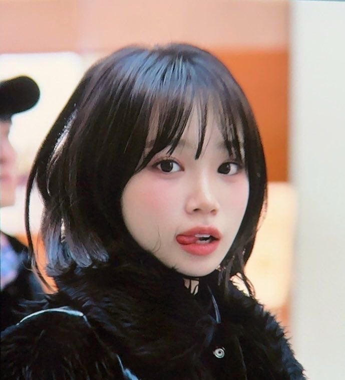 [잡담] 김채원은 왜 긴머보다 단발이 압도적으로 잘 어울리지?? | 인스티즈