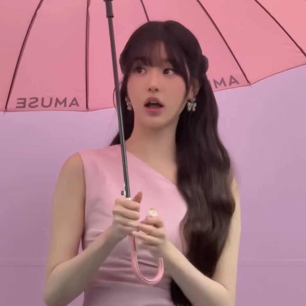 [정보/소식] 오늘 아침 어뮤즈 행사 참석한 장원영 | 인스티즈