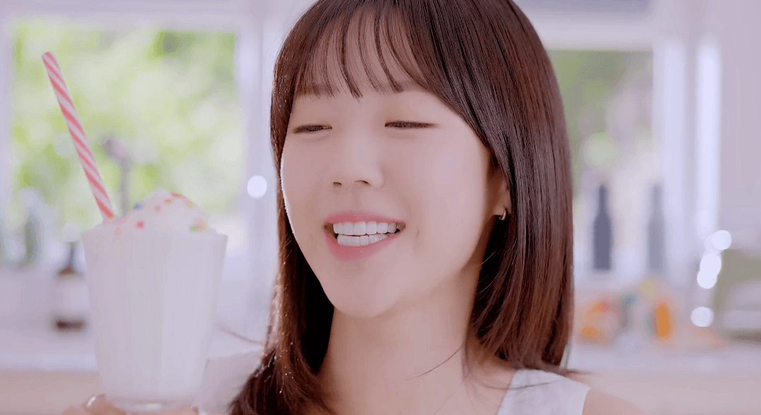오늘자 가수 데뷔했다는 지예은 | 인스티즈