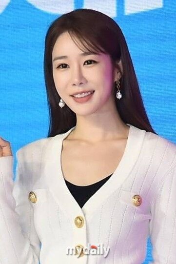 [정보/소식] [단독] 유인나, 19년 만에 YG 떠난다…초록뱀엔터 行 | 인스티즈