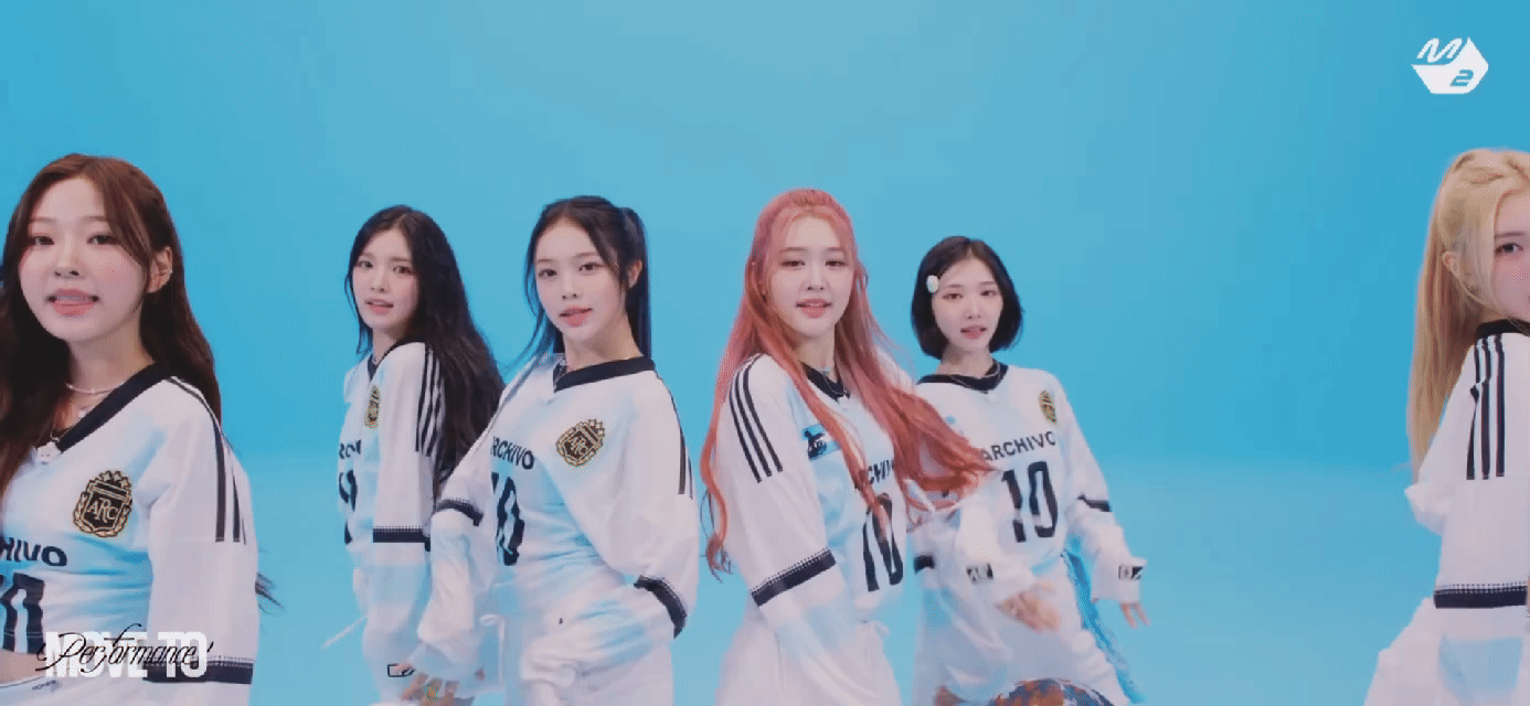 음방보다 카메라 무빙 좋다는 하츠투하츠 퍼포먼스.gif | 인스티즈