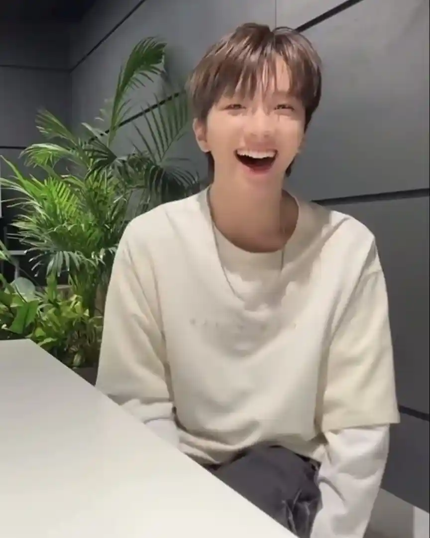운학아 넌 웃을 때 제일 예뻐 김운학 운왼 운른 캡처 (8) webp 공유 | 인스티즈