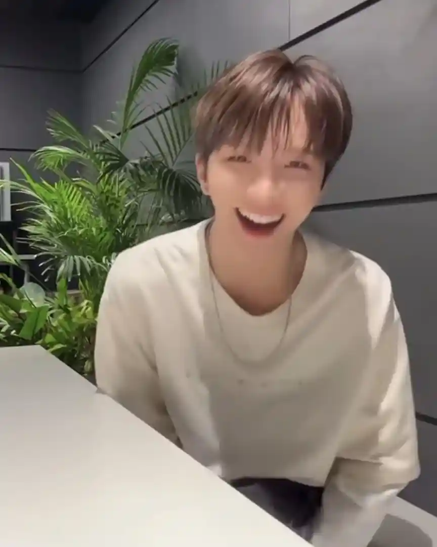 운학아 넌 웃을 때 제일 예뻐 김운학 운왼 운른 캡처 (8) webp 공유 | 인스티즈