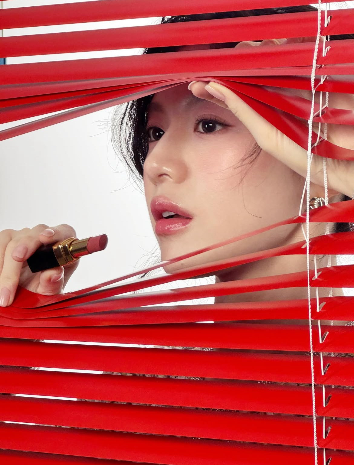 [잡담] 고윤정 인스타 올려줬는데 초미녀짤이랑 장꾸짤 같이 주는거 | 인스티즈