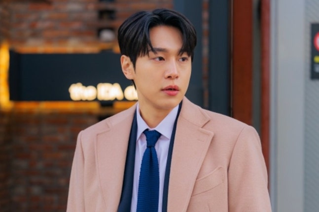 [잡담] 강유석, 아이돌 출신 의사 관두고 변호사 됐네 (서초동) | 인스티즈