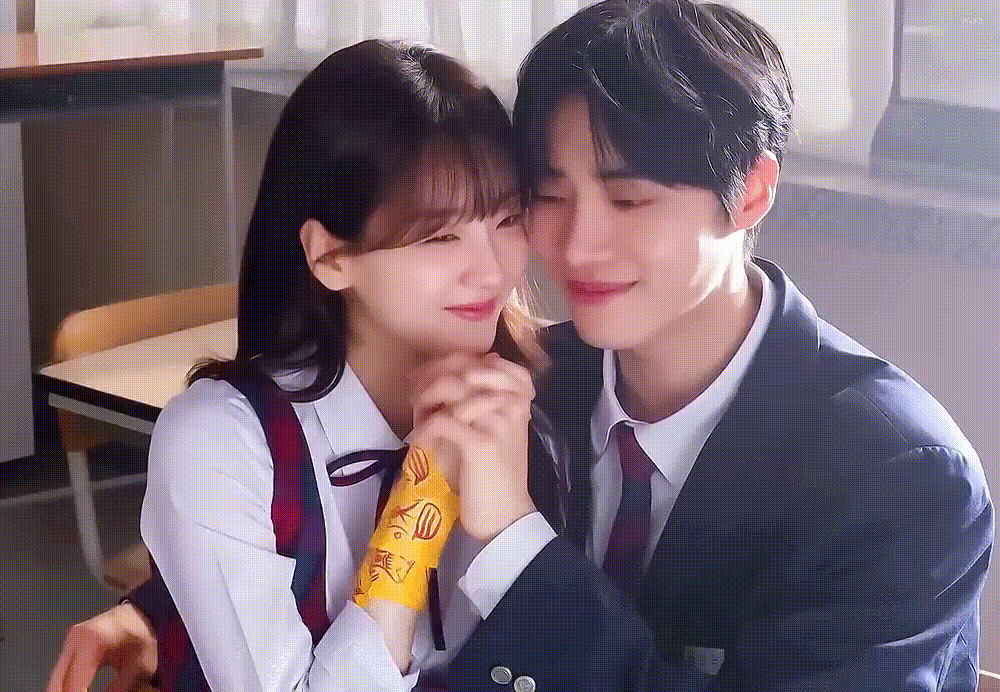 쌍방첫사랑에구원서사가득담은열여덟고딩의청춘물인데샤머니즘을살짝섞은본체배우가동갑에같작2번째라케미개쩌는얼굴합키차이뭐하나빠지는게없는그런드라마를보고싶으면오늘밤8시50분tvn견우와선녀를보세요 | 인스티즈