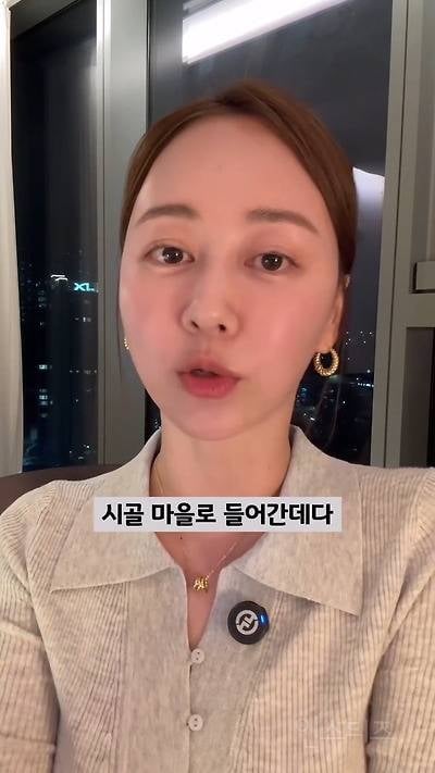 엄마도 없다면서, 머리는 이쁘게 묶었네? | 인스티즈