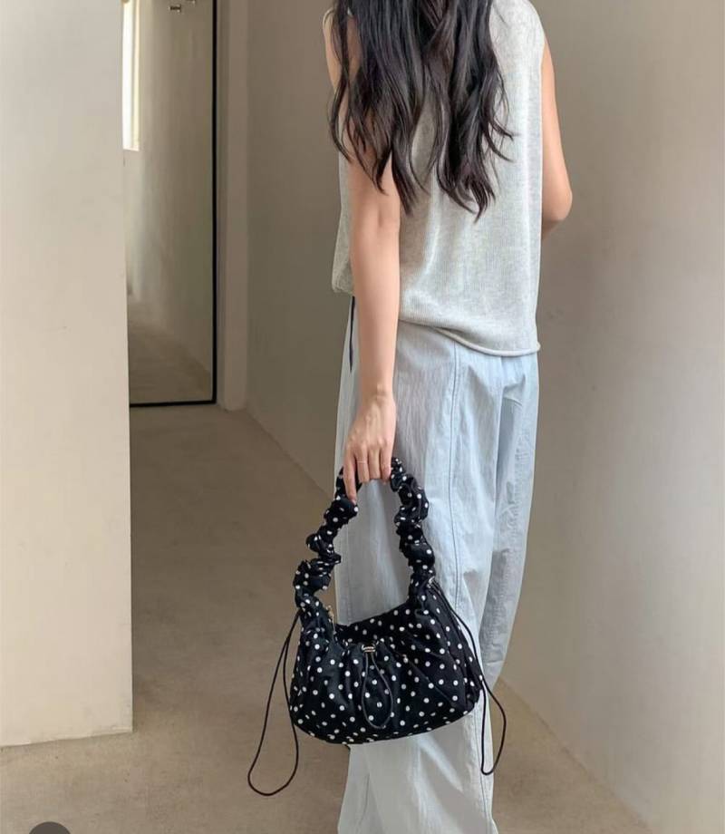 [잡담] 숄더백 화이트 핑크 블랙 중에 뭐가 이뻐?? | 인스티즈
