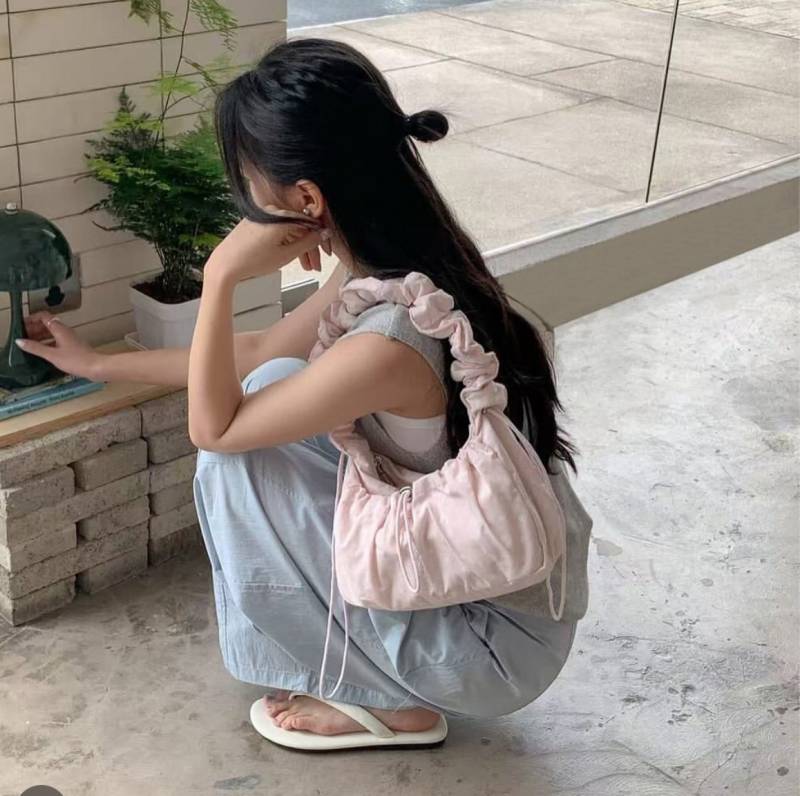 [잡담] 숄더백 화이트 핑크 블랙 중에 뭐가 이뻐?? | 인스티즈