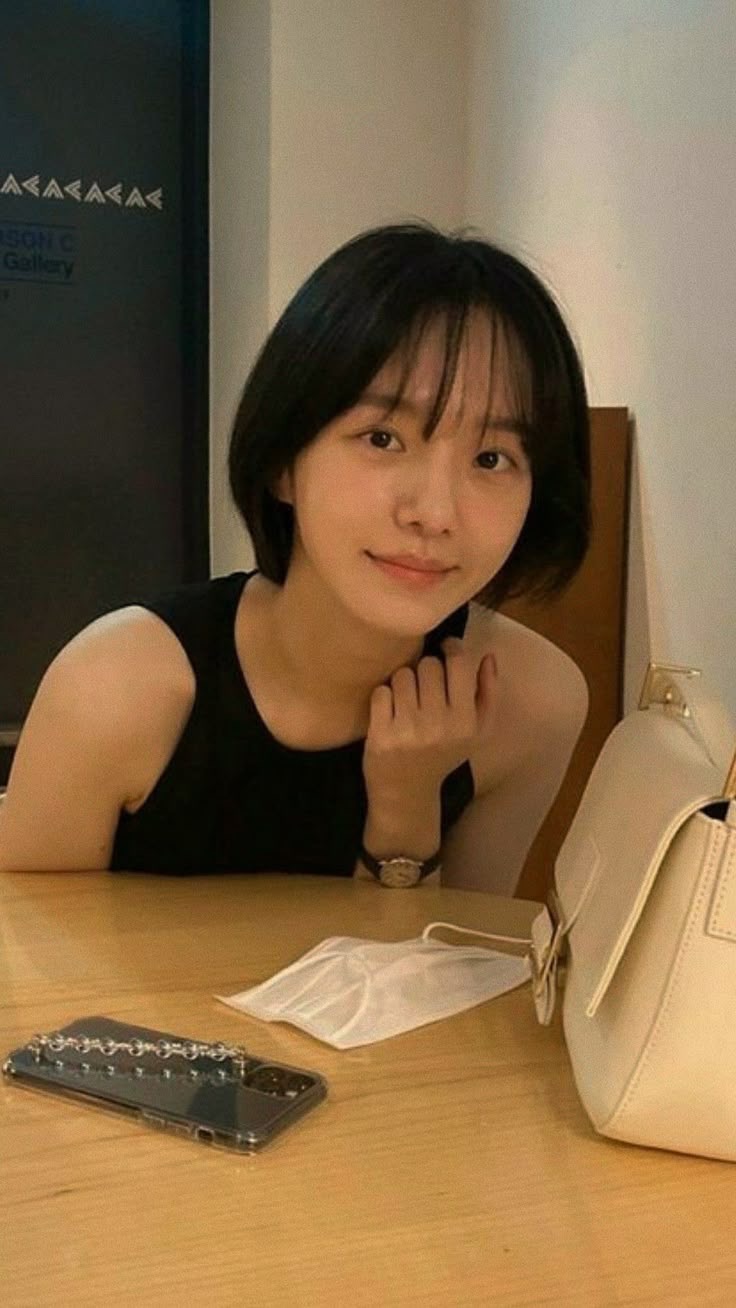 [잡담] 박규영 단발해서 청초하고 이쁜거면 얼굴이 다하는거지?? | 인스티즈