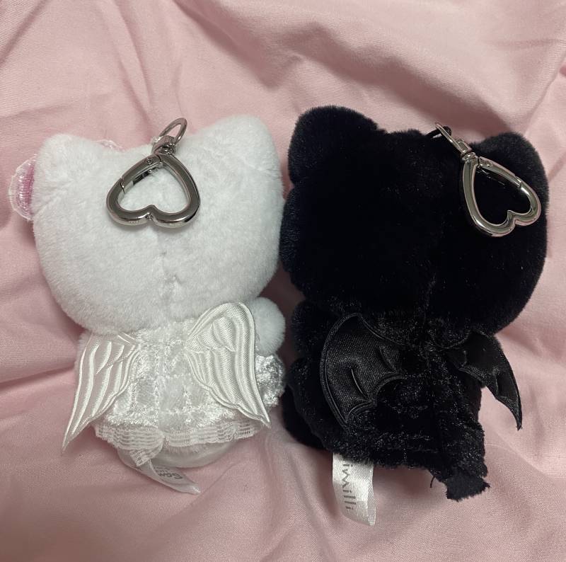 [잡담] 필리밀리 헬로키티 키링 겟🩷🖤 | 인스티즈