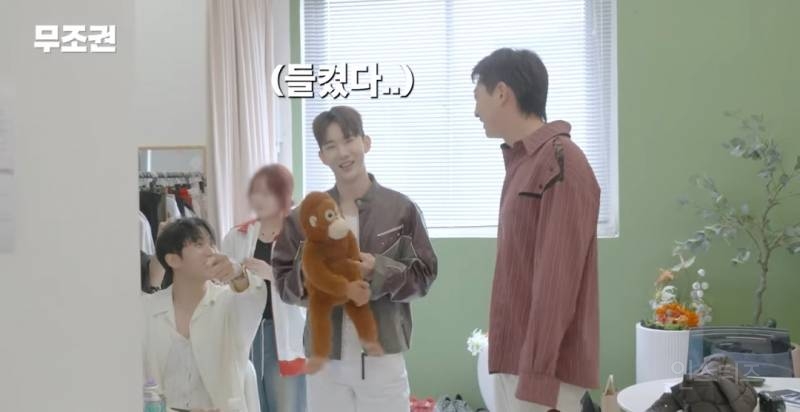 임슬옹 보고 똑같이 닮았다고 한 인형.jpg | 인스티즈