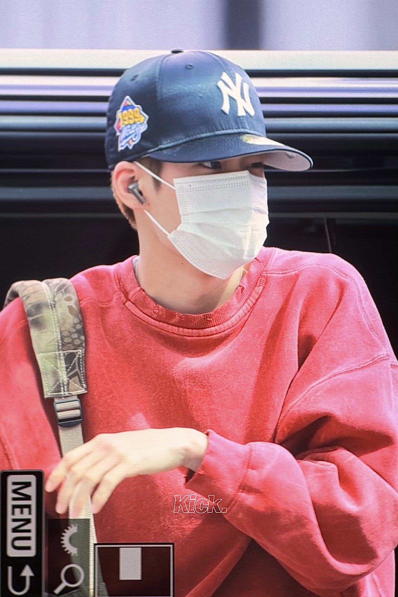 [잡담] 소희 처음에 옷 거꾸로 입었었네 | 인스티즈
