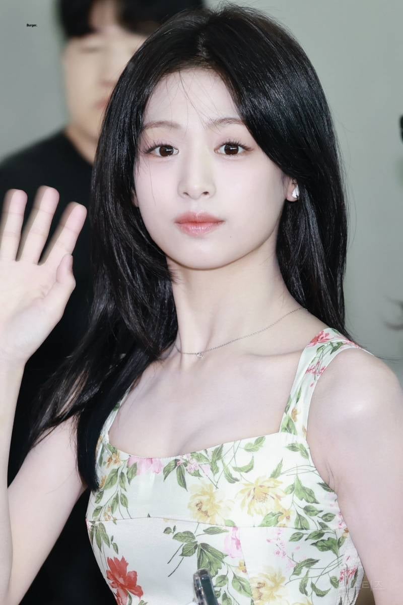 오늘 베이비몬스터 아사 아현 출국 사진 | 인스티즈