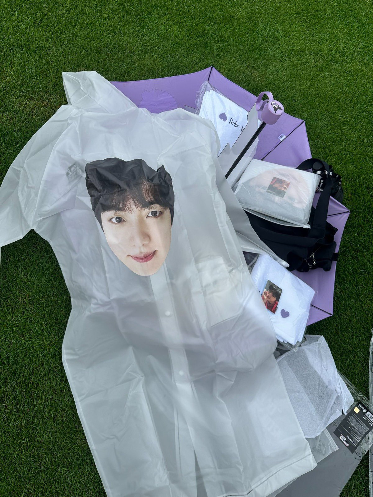 [잡담] 방탄 진 오늘 팬콘 선물 개웃기네ㅋㅋㅋㅋㅋㅋ | 인스티즈