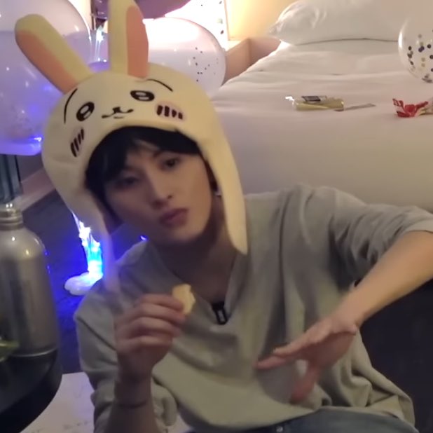 [잡담] 리스닝파티보는데 마크 도영이 콘서트땐 얌전한 거였네 | 인스티즈
