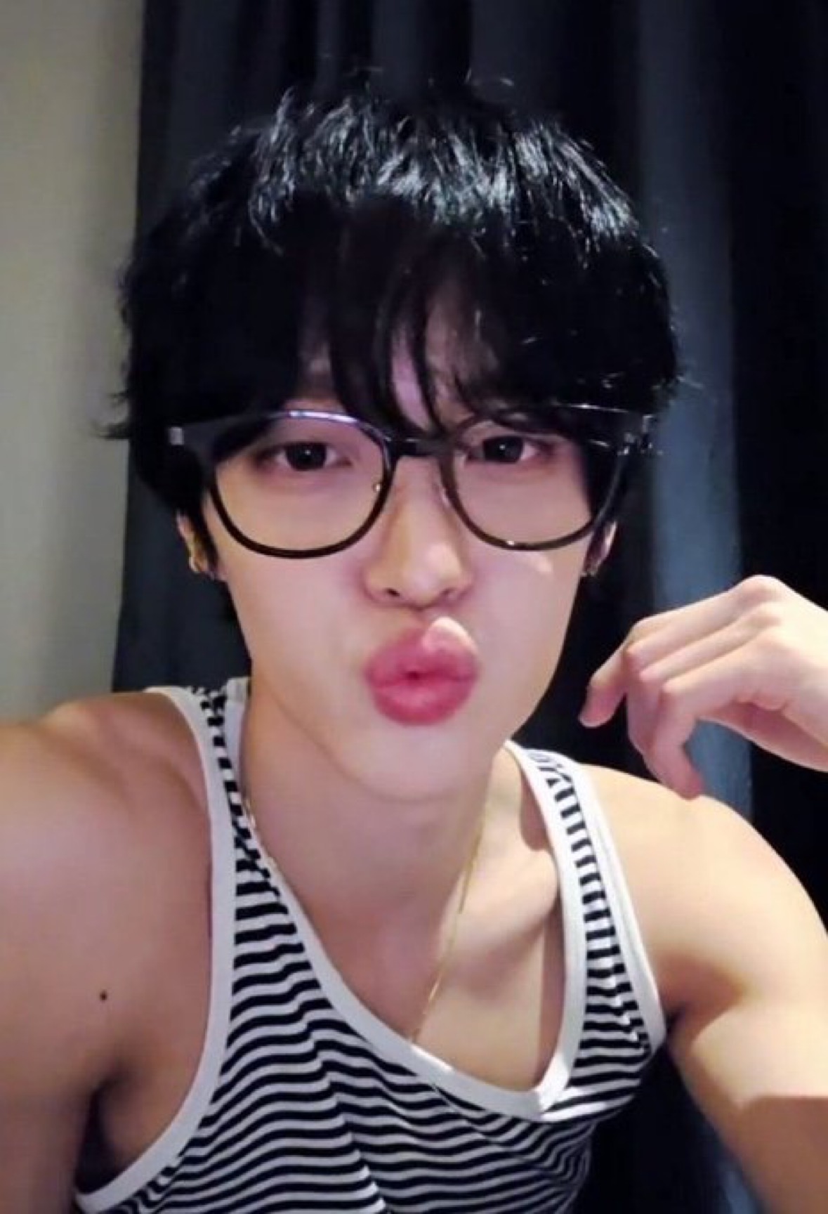 [잡담] 아 ㅋㅋㅋ원빈이 앤톤 진짜 잘 따라했네ㅋㅋㅋㅋㅋㅋ | 인스티즈