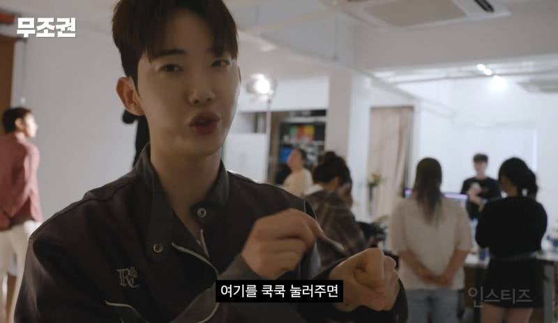 면봉 하나로 붓기 빼는 꿀팁.gif | 인스티즈