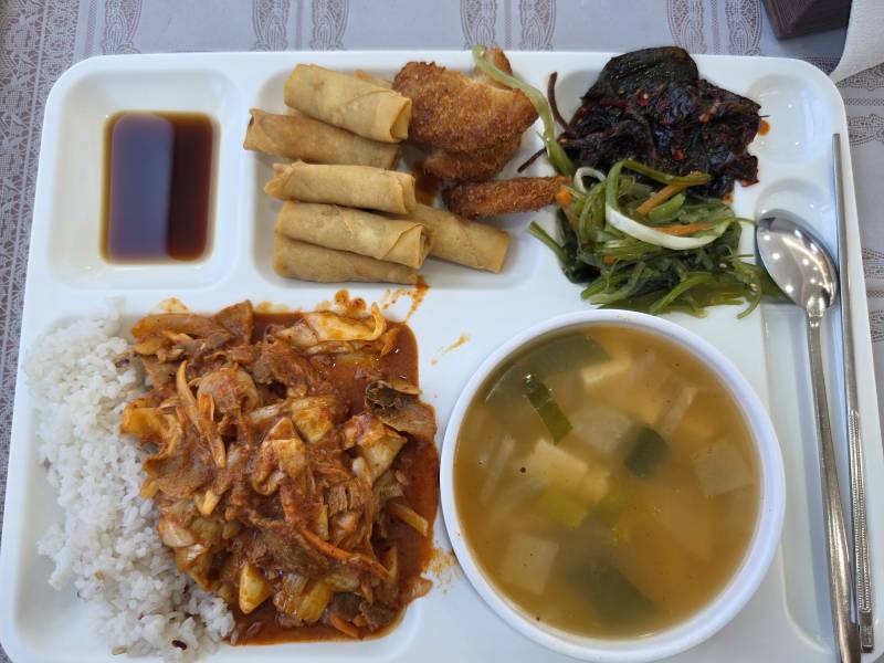 [잡담] 회사 구내식당 내가 먹은 양인데, 이정도면 양이 많은거야...? | 인스티즈