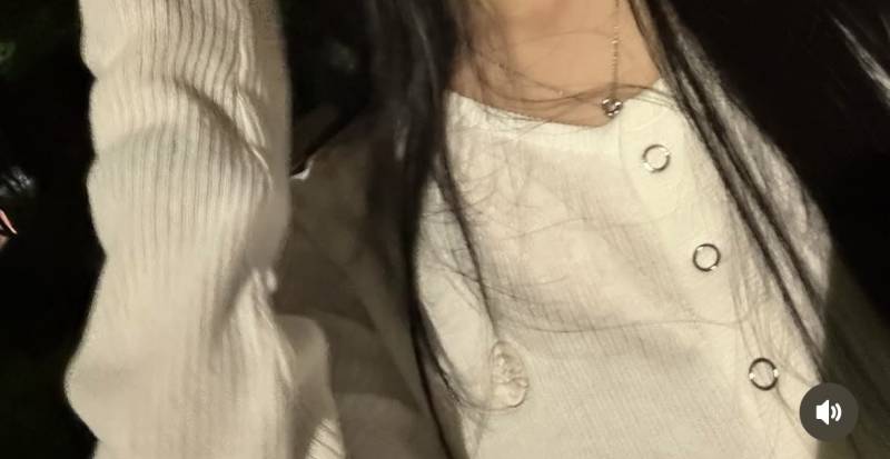 [잡담] 익들아 이 가디건 브랜드 어디꺼인지 알 수 있을까 ㅠㅠㅠㅠㅠ | 인스티즈