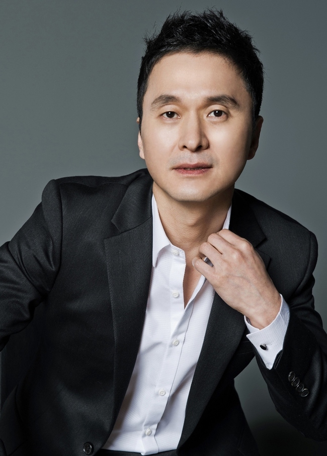 [정보/소식] YG 떠난 장현성, 엄정화와 한솥밥…에일리언컴퍼니 전속계약 [공식] | 인스티즈