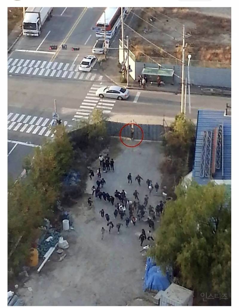 고딩들이 서열잡기를 하길래 경찰부름 | 인스티즈