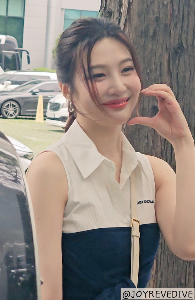 [잡담] 오늘 조이 출근길💚 청량상크미 | 인스티즈