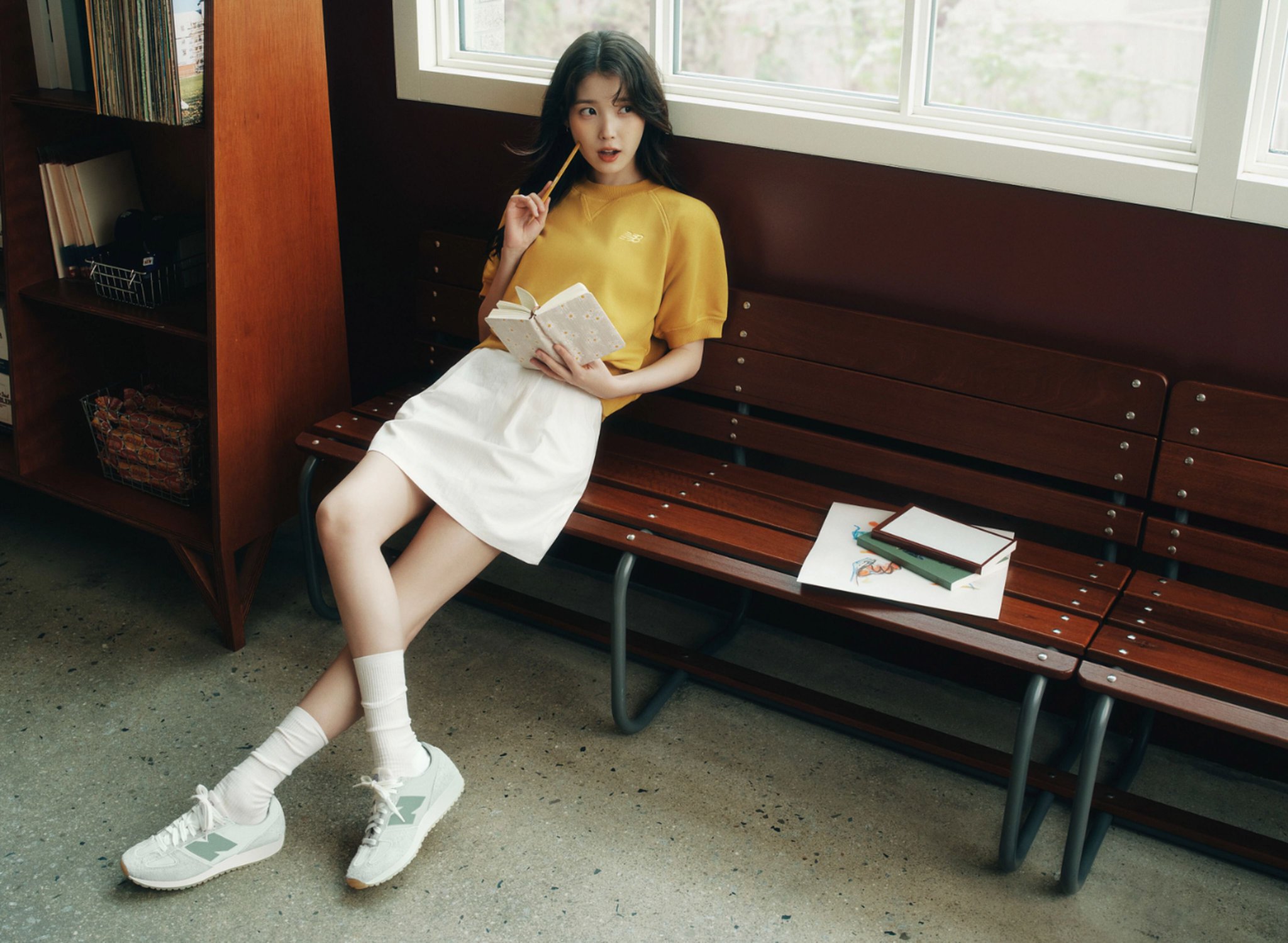 [잡담] 아이유 이 신발 정보 알아?? | 인스티즈
