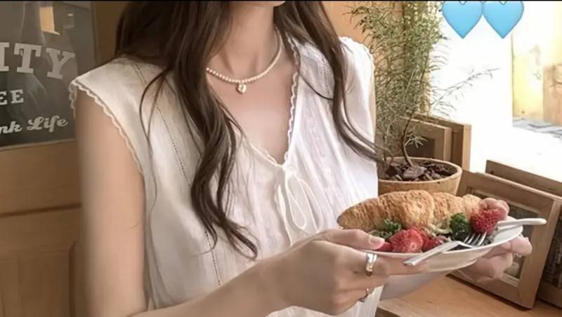 [잡담] 회사에 나시 입고 욌다고 아줌마들이 뒷담까는거 들음 | 인스티즈