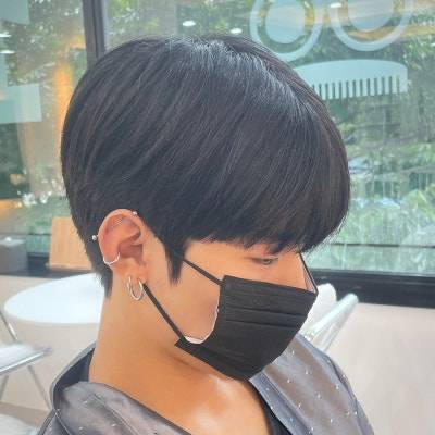 [잡담] 요즘 남돌들 옆머리 죄다 이렇게 하는 이유가 모야? | 인스티즈