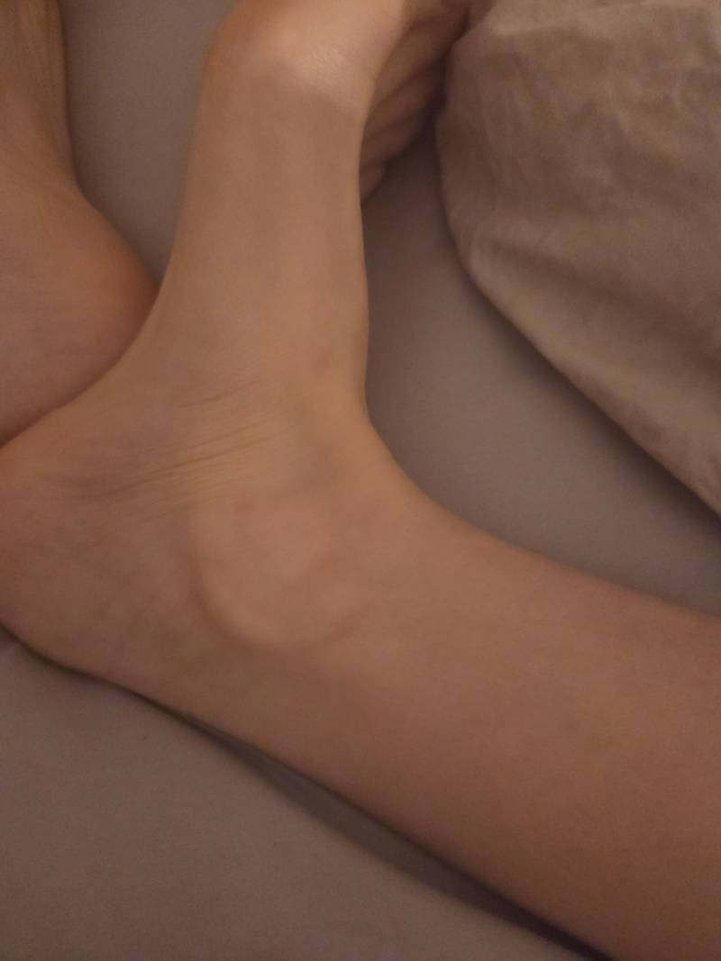 [잡담] 손목은 얇은데 발목이 두꺼울 수도 있어?? | 인스티즈
