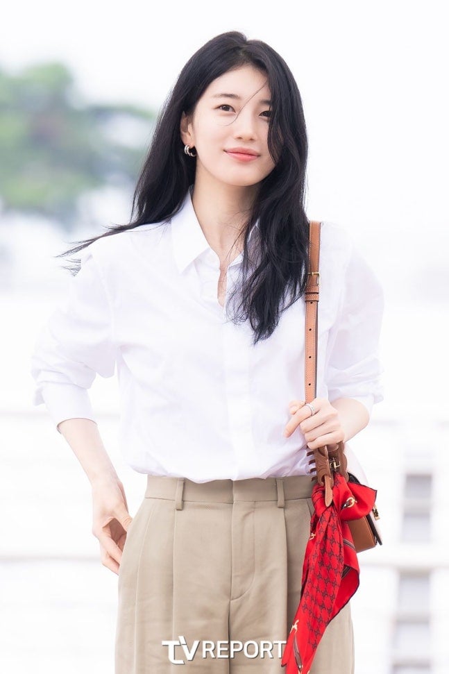 오늘자 셀린느 출국 공항패션 수지.....jpg | 인스티즈