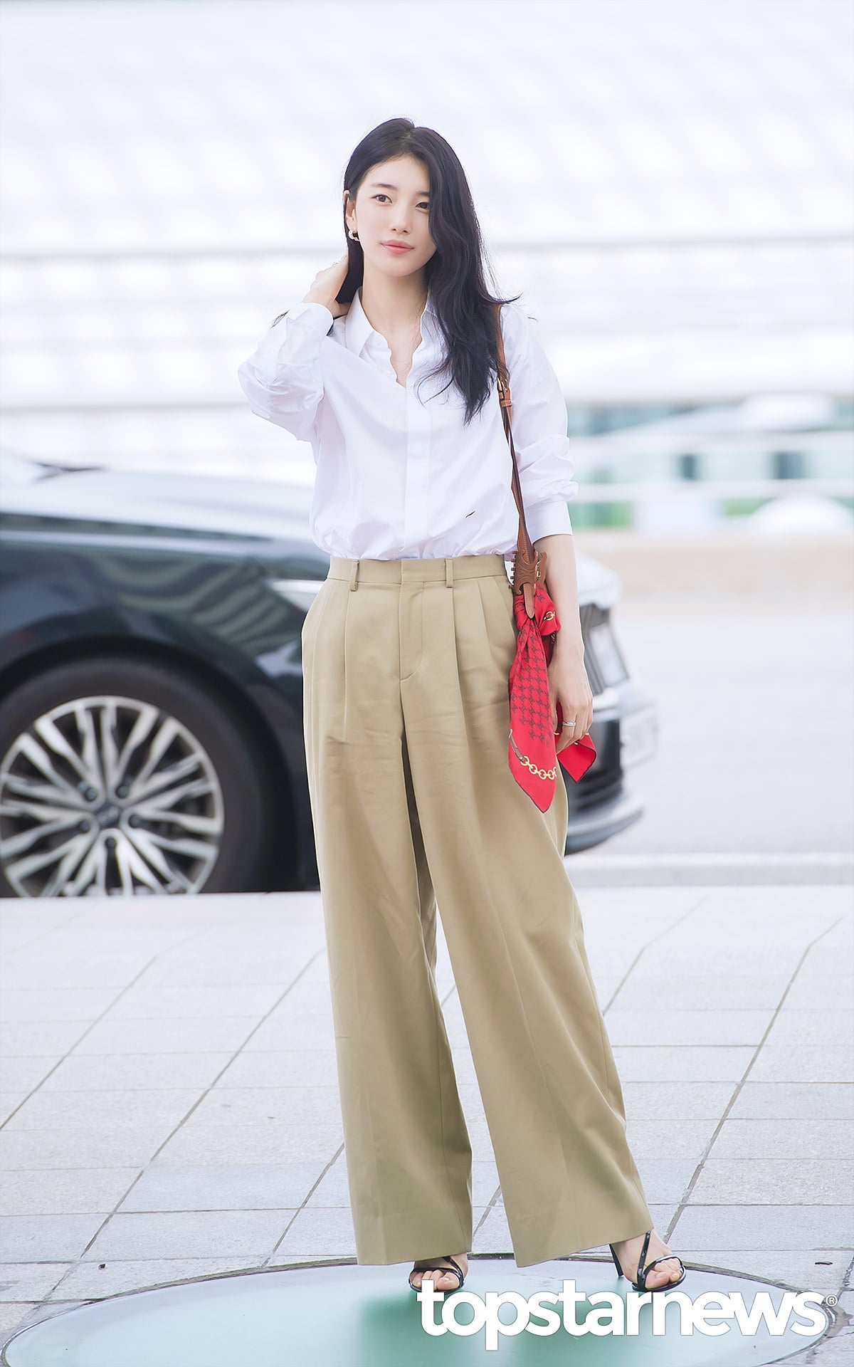 오늘자 셀린느 출국 공항패션 수지.....jpg | 인스티즈