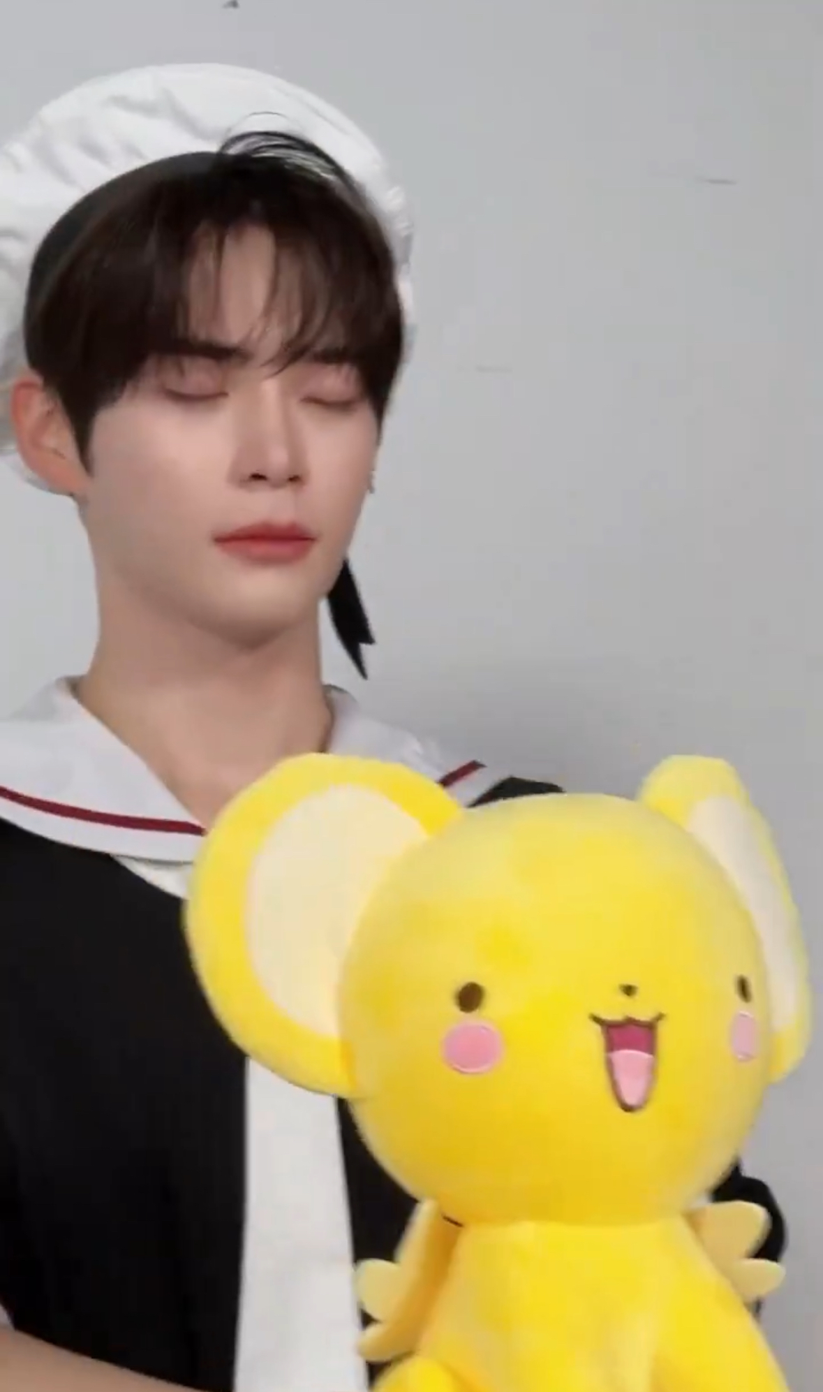 [잡담] 성한빈 방금 쇼츠때문에 끅끅웃음 | 인스티즈